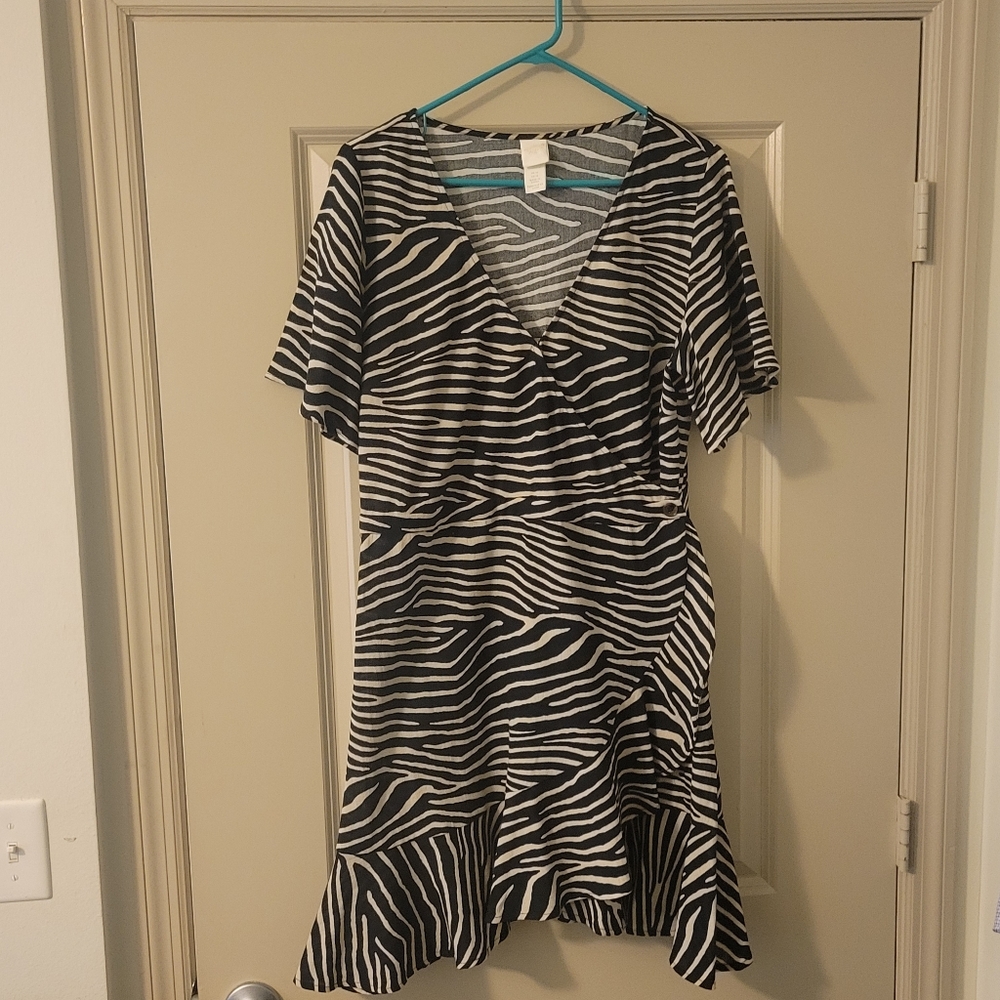 H&M Black/whiteZebra-print wrap dress